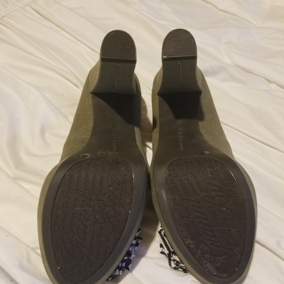 Like New Gianni Bini platform/pump/olive green - Picture 5 of 8